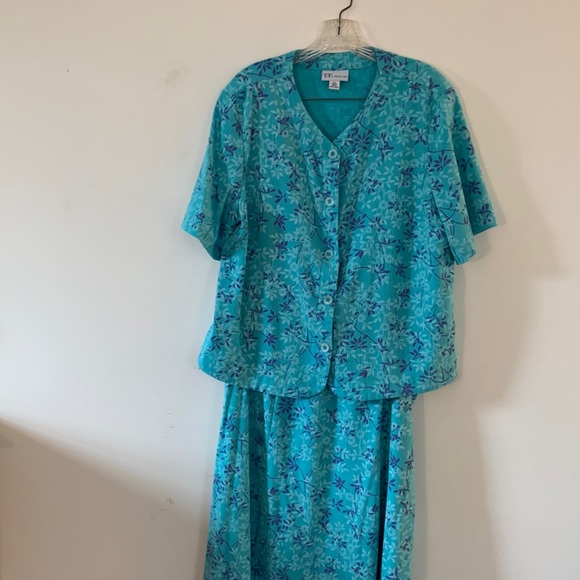 The Tog Shop Other - Tog Shop skirt and jacket set